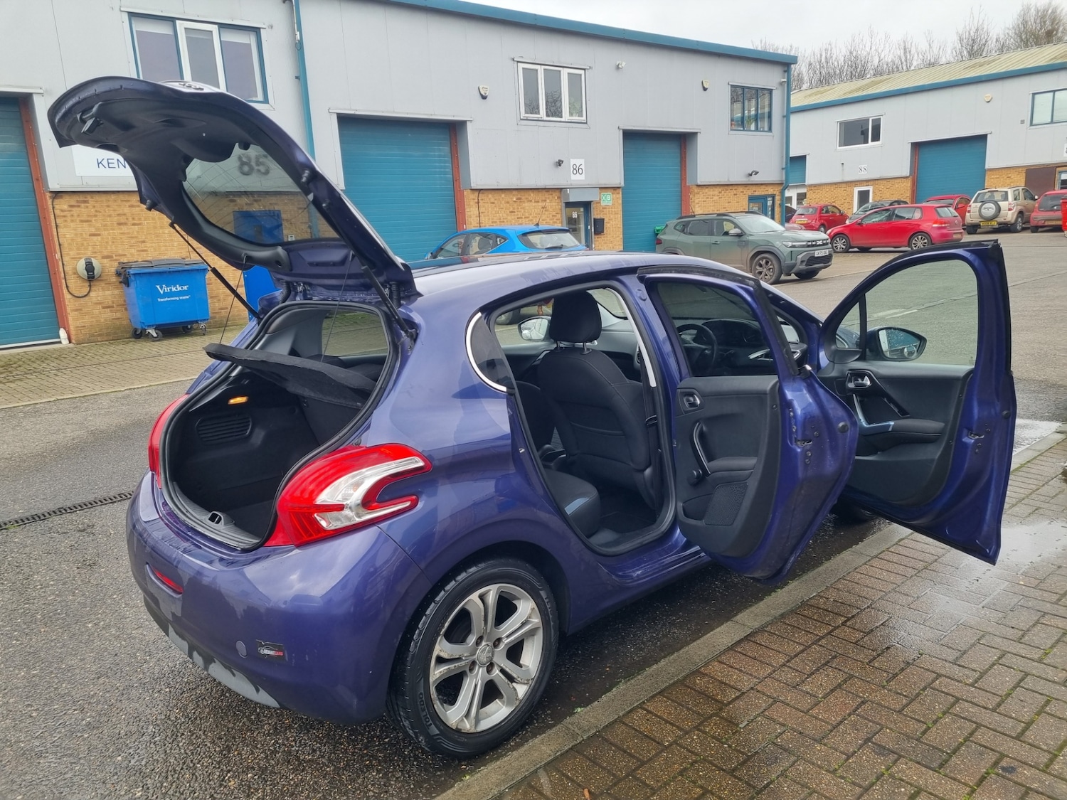 Used Peugeot 208 2013 for sale - 77818870: Photo 12