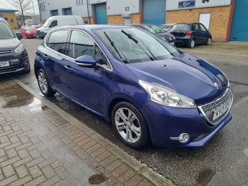 Used Peugeot 208 2013 for sale - 77818870: Photo