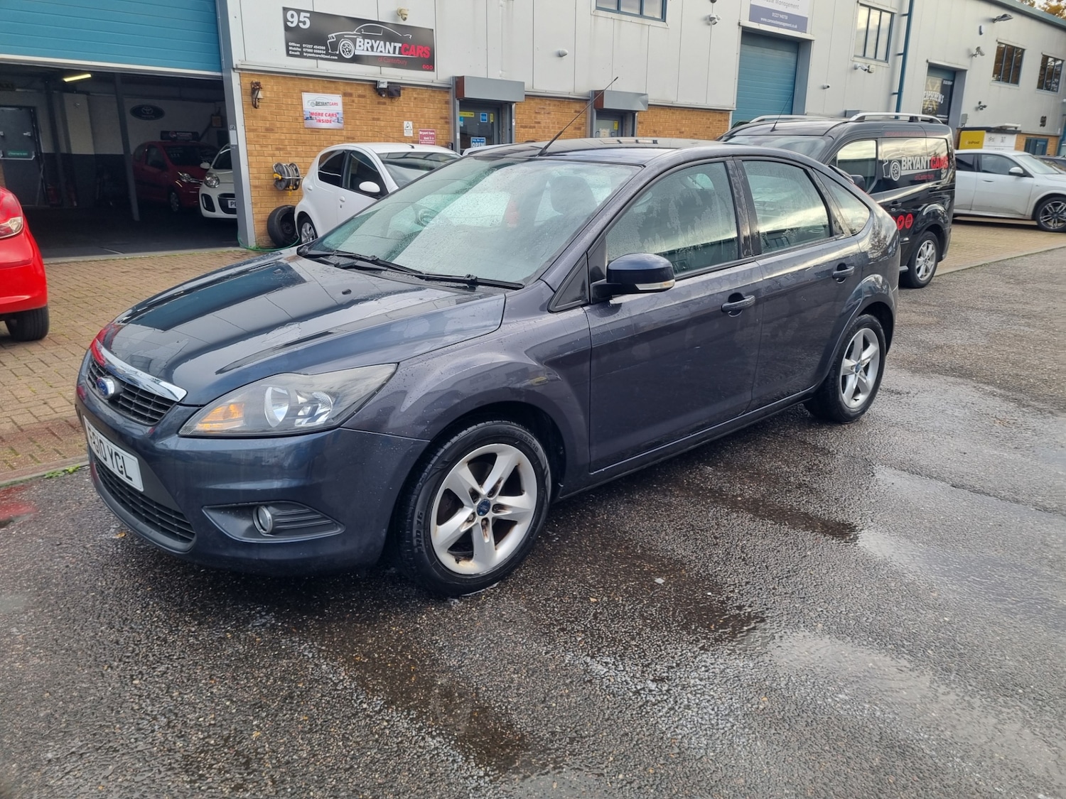Used Ford Focus 2010 for sale - 76466656: Photo 2