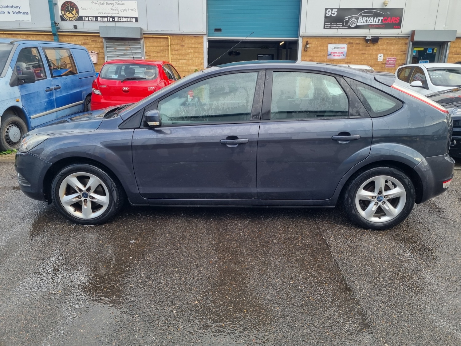 Used Ford Focus 2010 for sale - 76466656: Photo 9