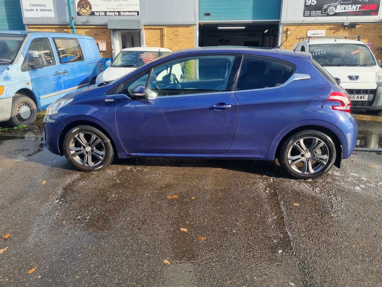 Used Peugeot 208 2013 for sale - 76686920: Photo 2