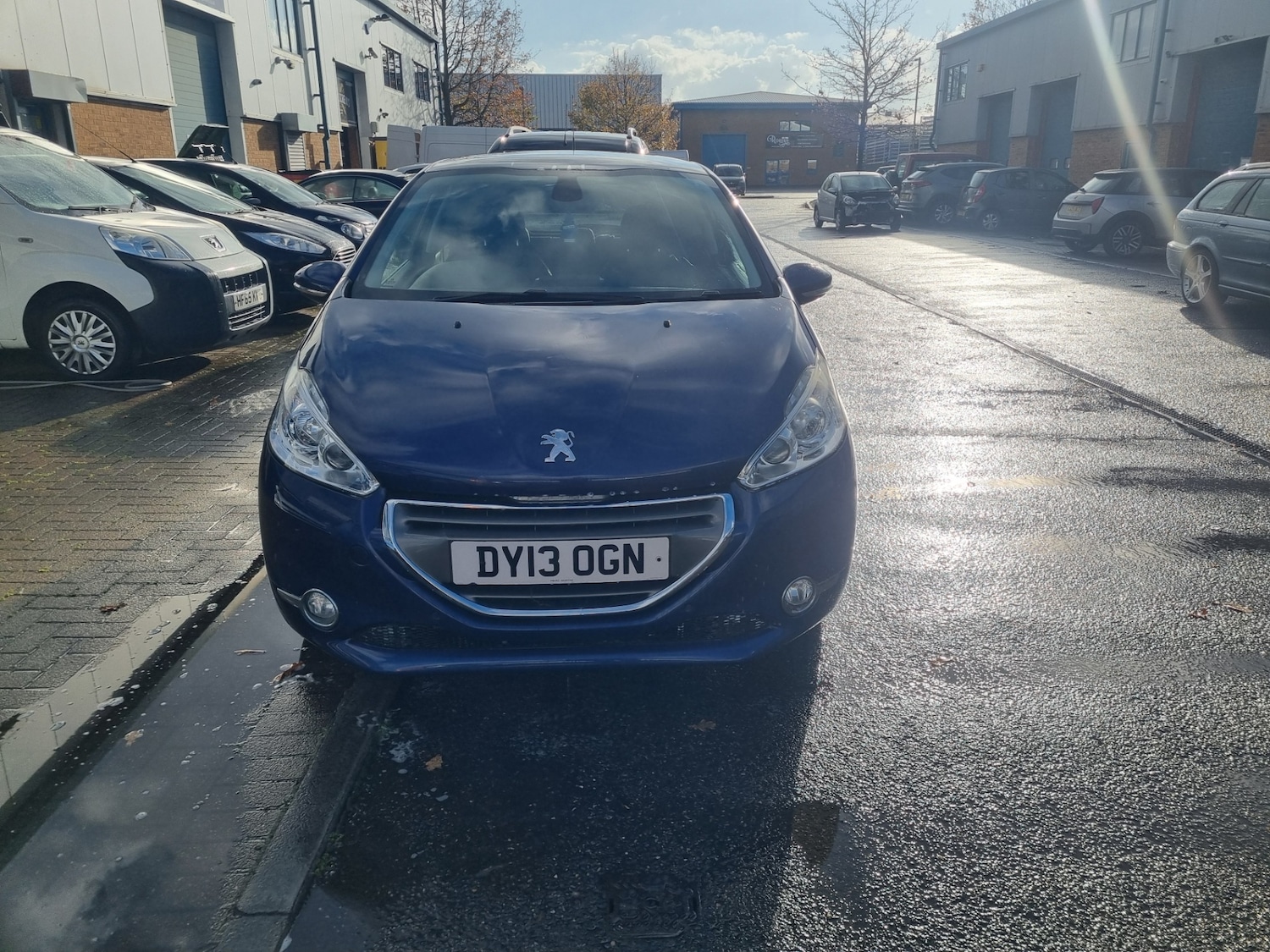 Used Peugeot 208 2013 for sale - 76686920: Photo 3