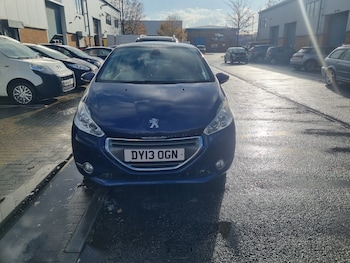 Used Peugeot 208 2013 for sale - 76686920: Photo