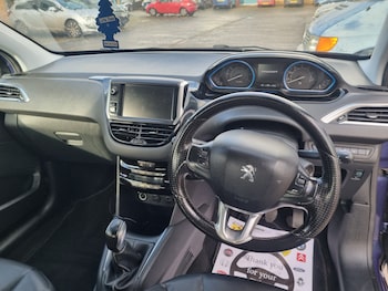 Used Peugeot 208 2013 for sale - 76686920: Photo