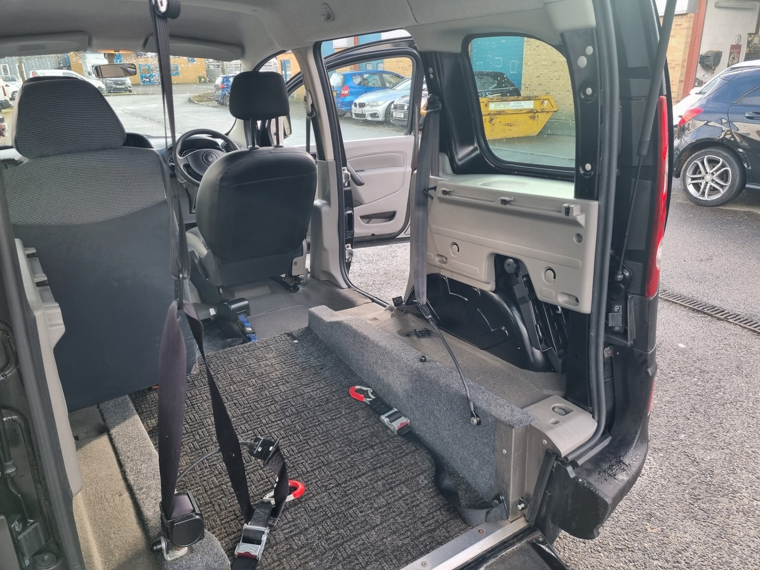 Used Renault Kangoo 2010 for sale - 77637077: Photo 17