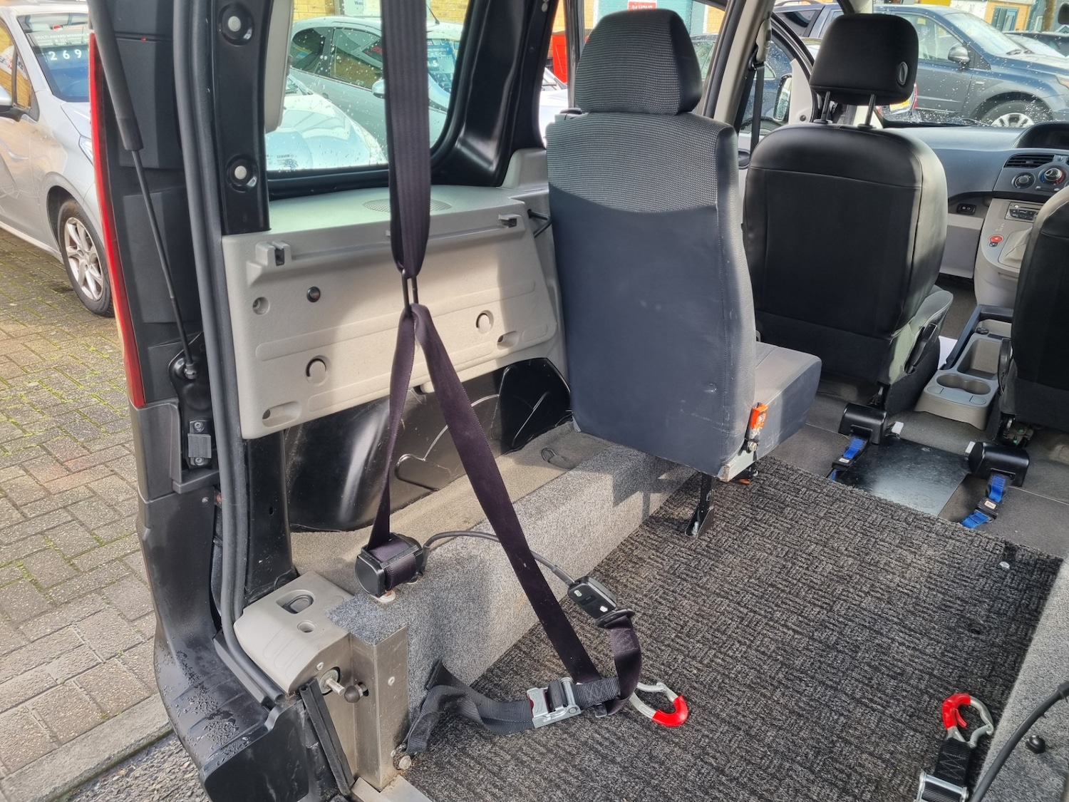 Used Renault Kangoo 2010 for sale - 77637077: Photo 18