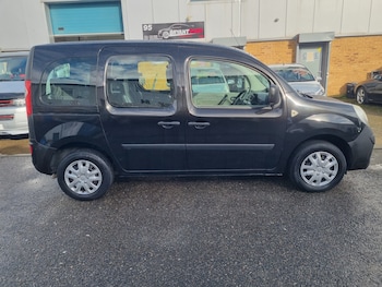 Used Renault Kangoo 2010 for sale - 77637077: Photo