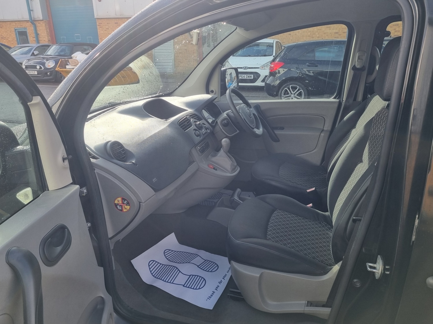 Used Renault Kangoo 2010 for sale - 77637077: Photo 9