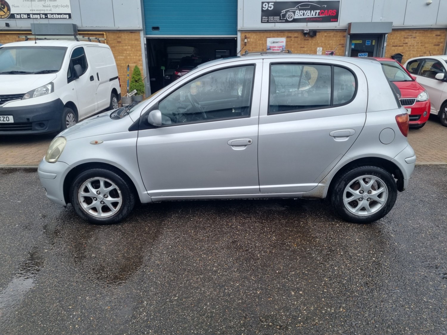 Toyota Yaris 2005 (05) - 1.3 VVT-i T Spirit 5dr - Image 2