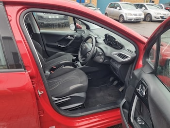 Used Peugeot 208 2013 for sale - 76807992: Photo