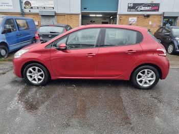 Used Peugeot 208 2013 for sale - 76807992: Photo