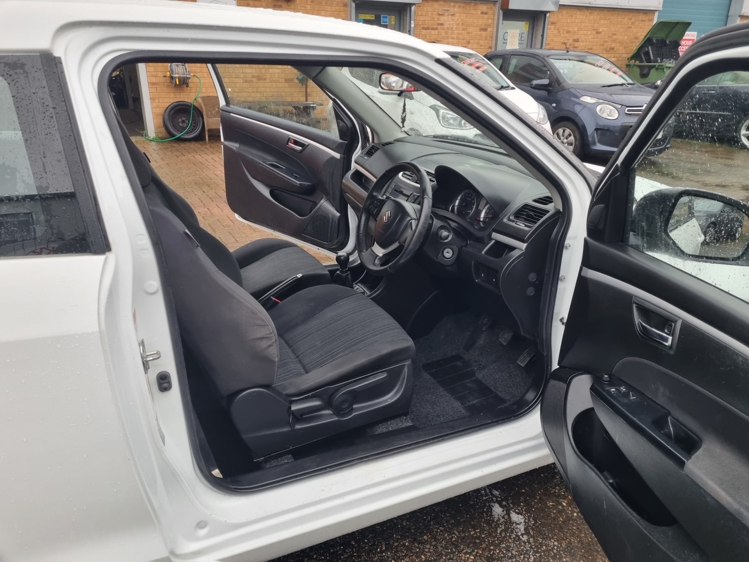 Used Suzuki Swift 2015 for sale - 76536882: Photo 7