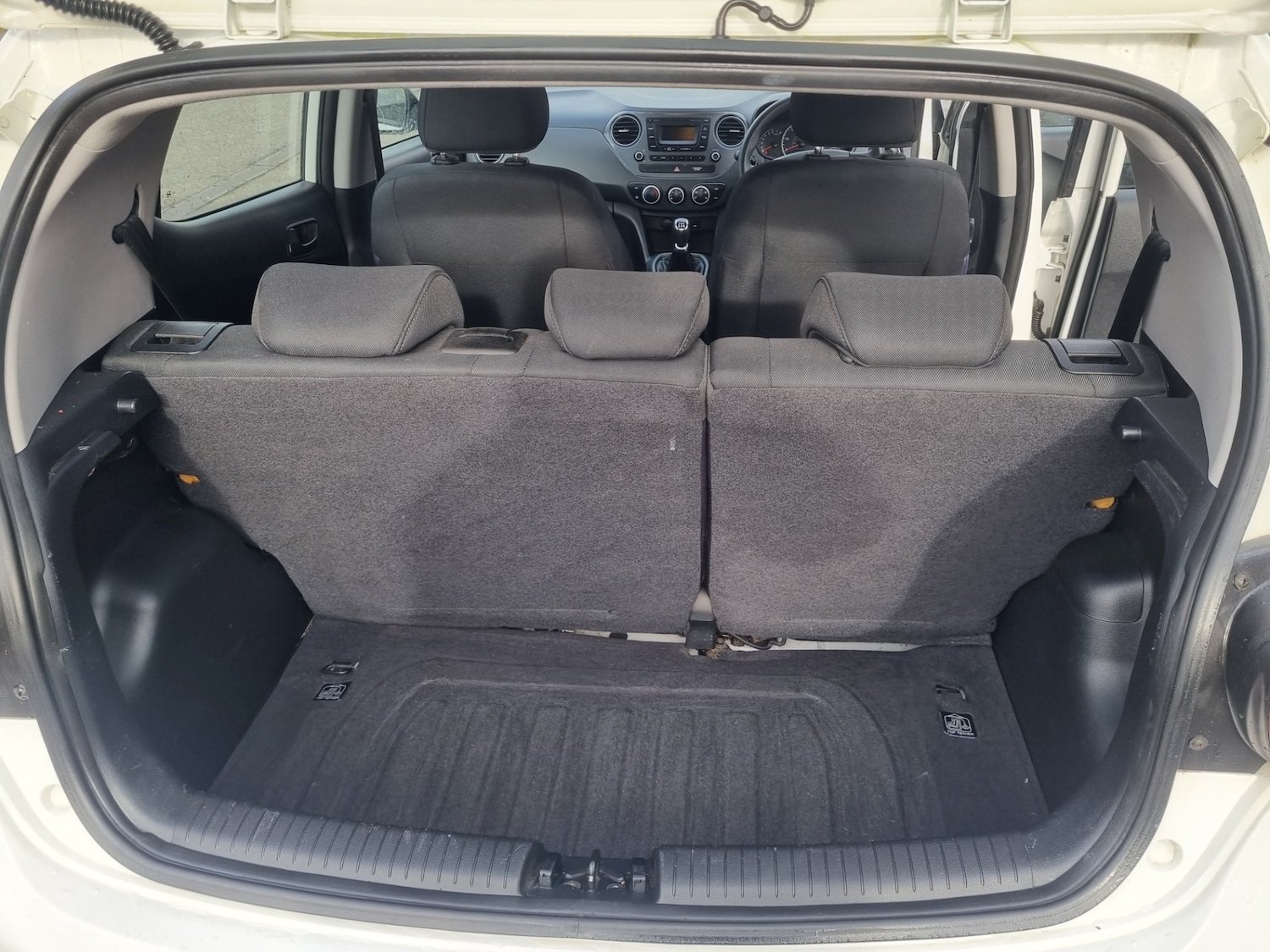 Used Hyundai i10 2017 for sale - 76401496: Photo 13