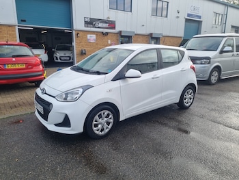 Used Hyundai i10 2017 for sale - 76401496: Photo