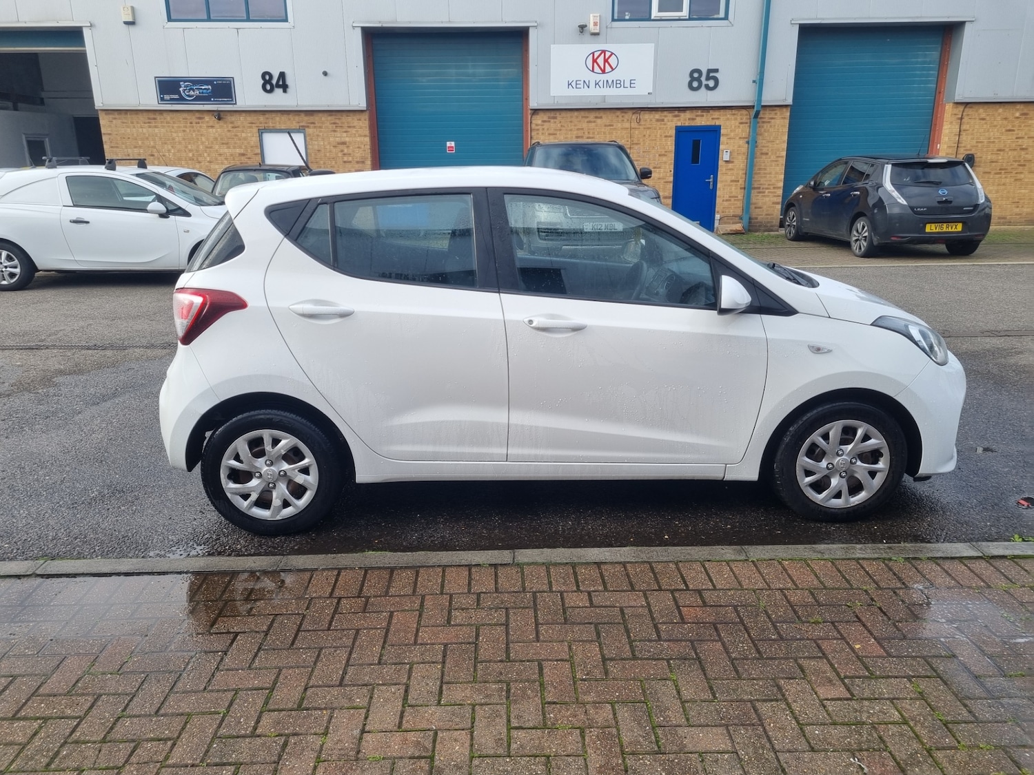 Used Hyundai i10 2017 for sale - 76401496: Photo 9