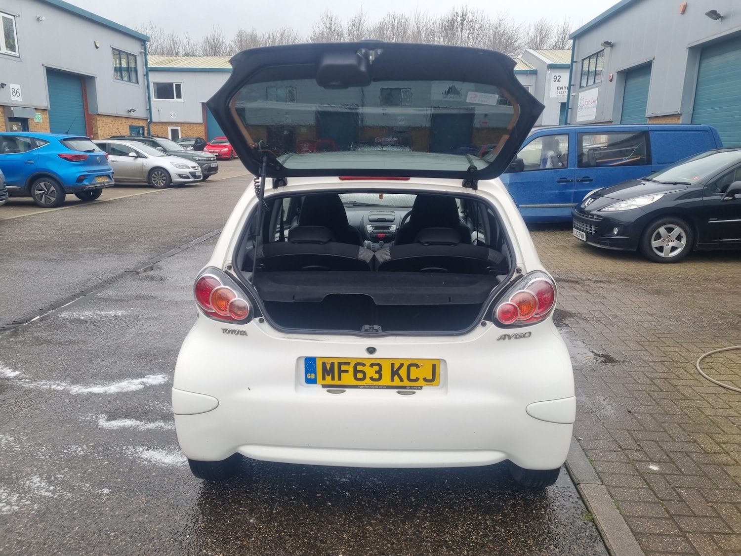 Used Toyota AYGO 2013 for sale - 77631013: Photo 11