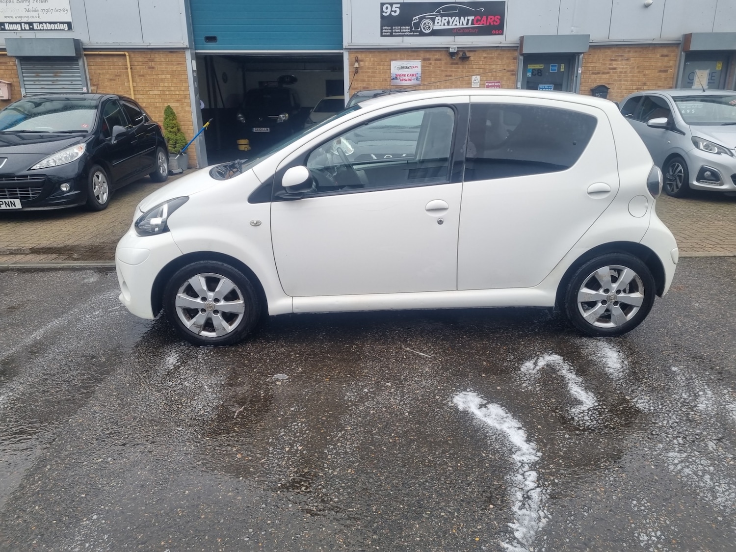Used Toyota AYGO 2013 for sale - 77631013: Photo 18