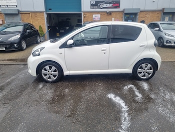 Used Toyota AYGO 2013 for sale - 77631013: Photo