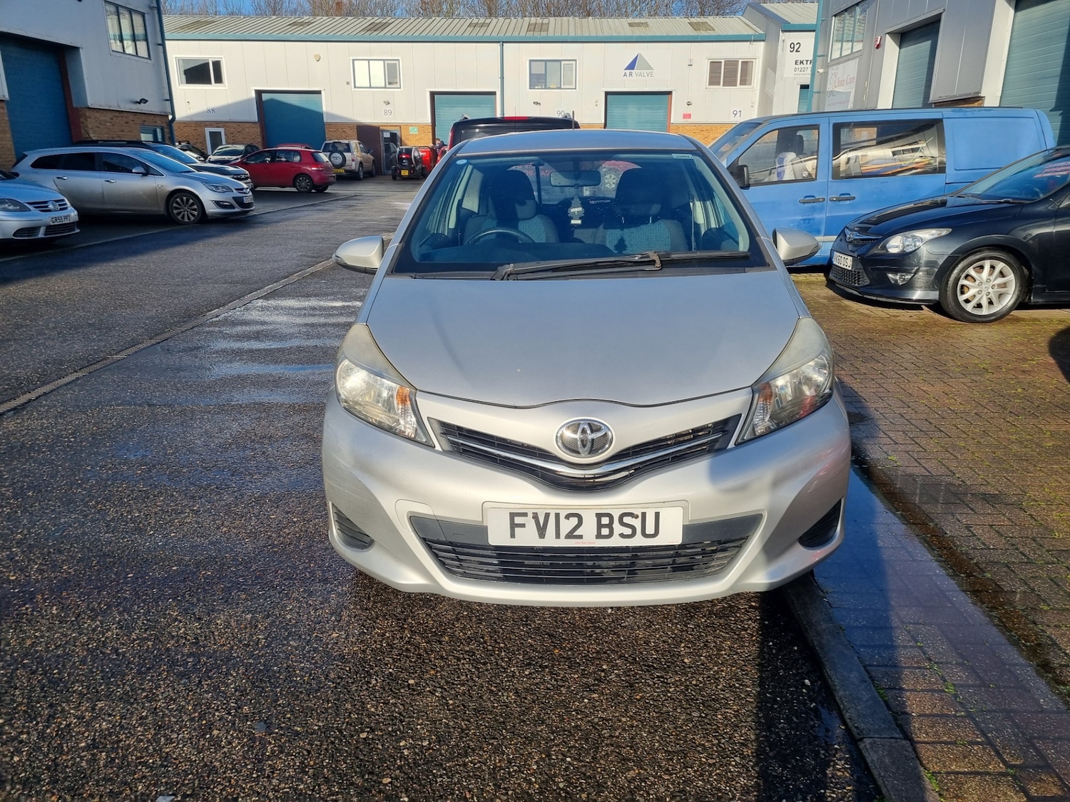 Used Toyota Yaris 2012 for sale - 76908297: Photo 2