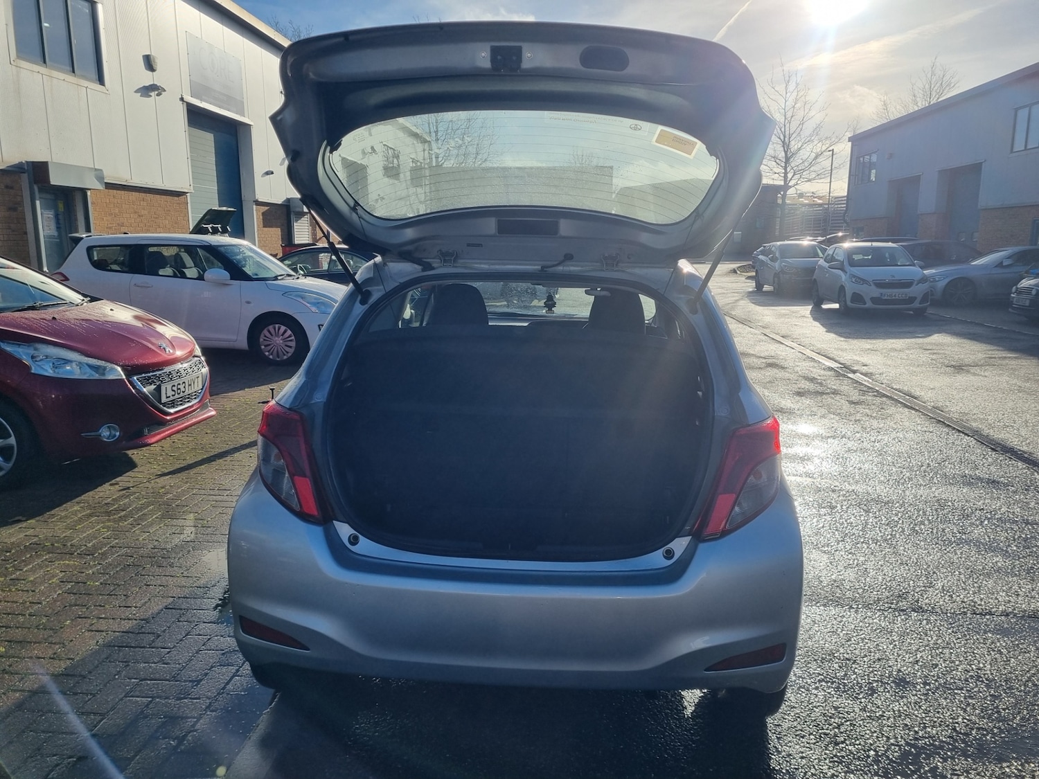 Used Toyota Yaris 2012 for sale - 76908297: Photo 9