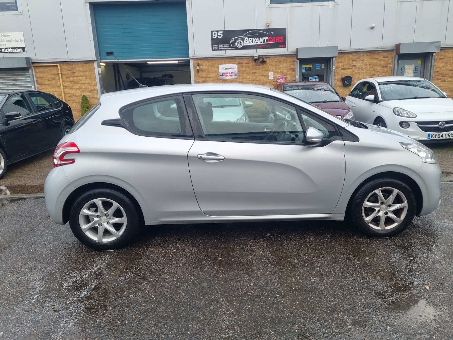 Used Peugeot 208 2015 for sale - 77593112: Photo 4
