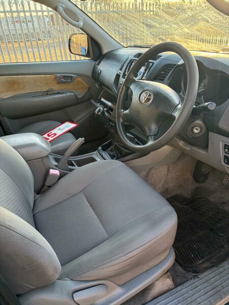 Used Toyota Hilux 2010 for sale - 76910780: Photo 12