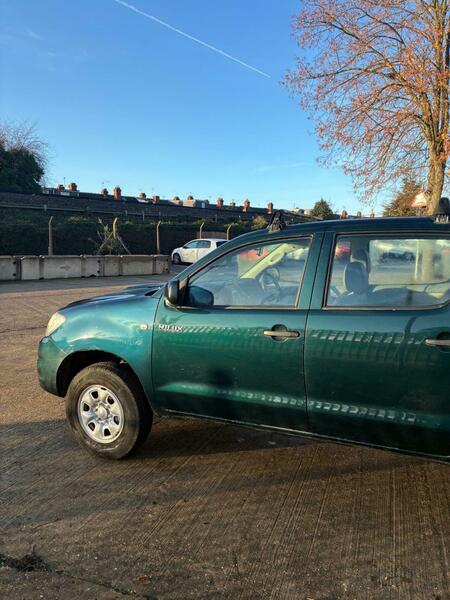 Used Toyota Hilux 2010 for sale - 76910780: Photo 3