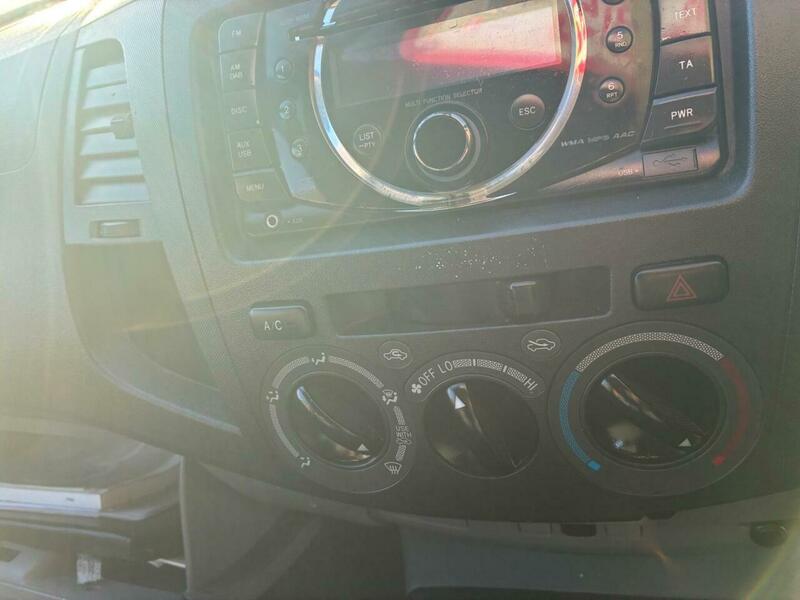 Used Toyota Hilux 2010 for sale - 76910780: Photo 30