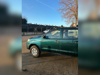 Used Toyota Hilux 2010 for sale - 76910780: Photo