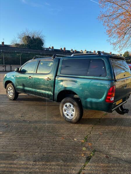 Used Toyota Hilux 2010 for sale - 76910780: Photo 4