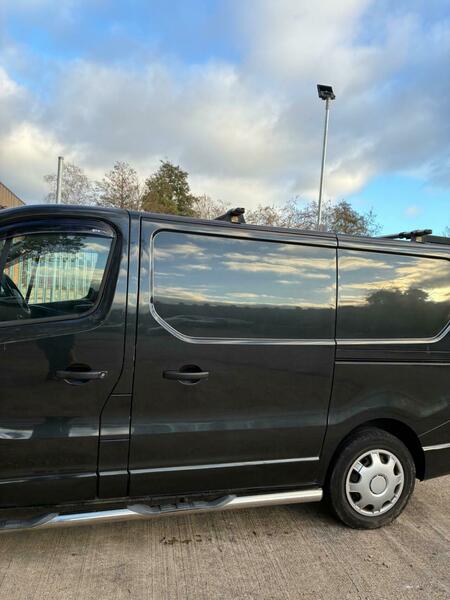 Used Vauxhall Vivaro 2015 for sale - 76712193: Photo 3