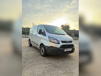 Used Ford Transit Custom 2017 for sale - 76934955: Photo