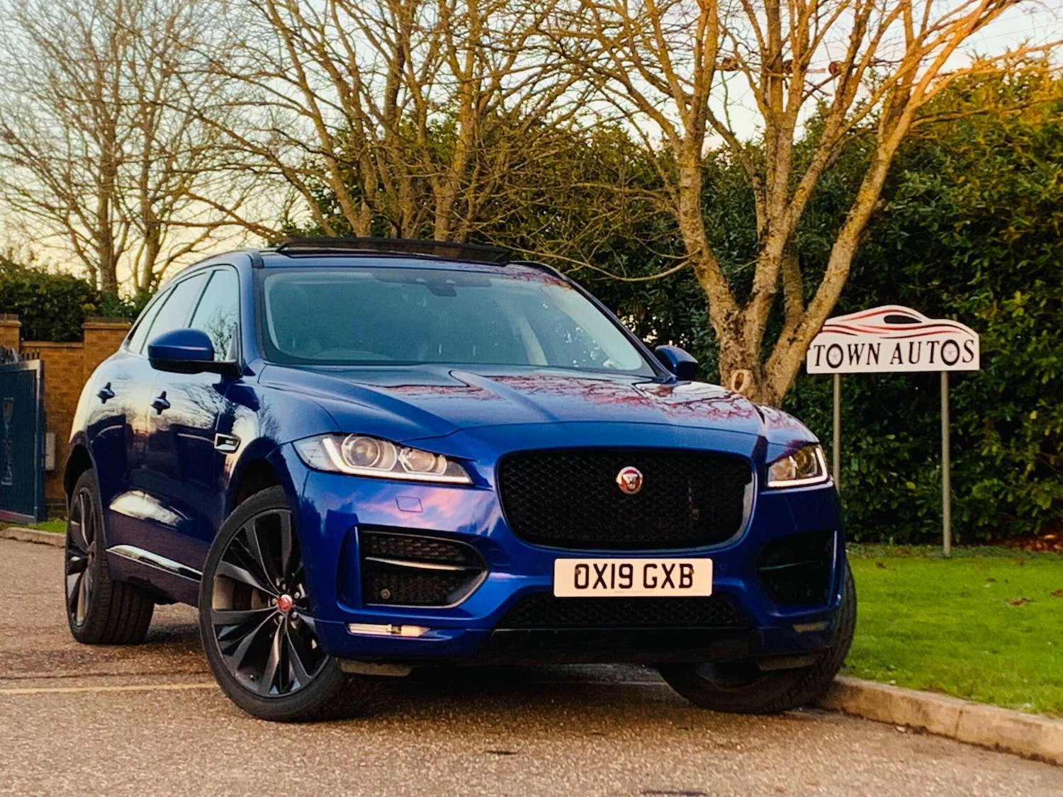 Used Jaguar F-Pace 2019 for sale - 77097382: Photo 4