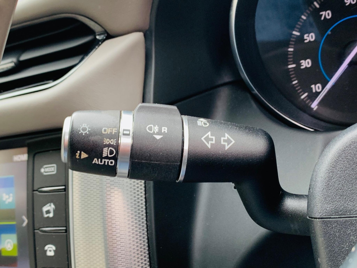 Used Jaguar XF 2015 for sale - 77242774: Photo 16