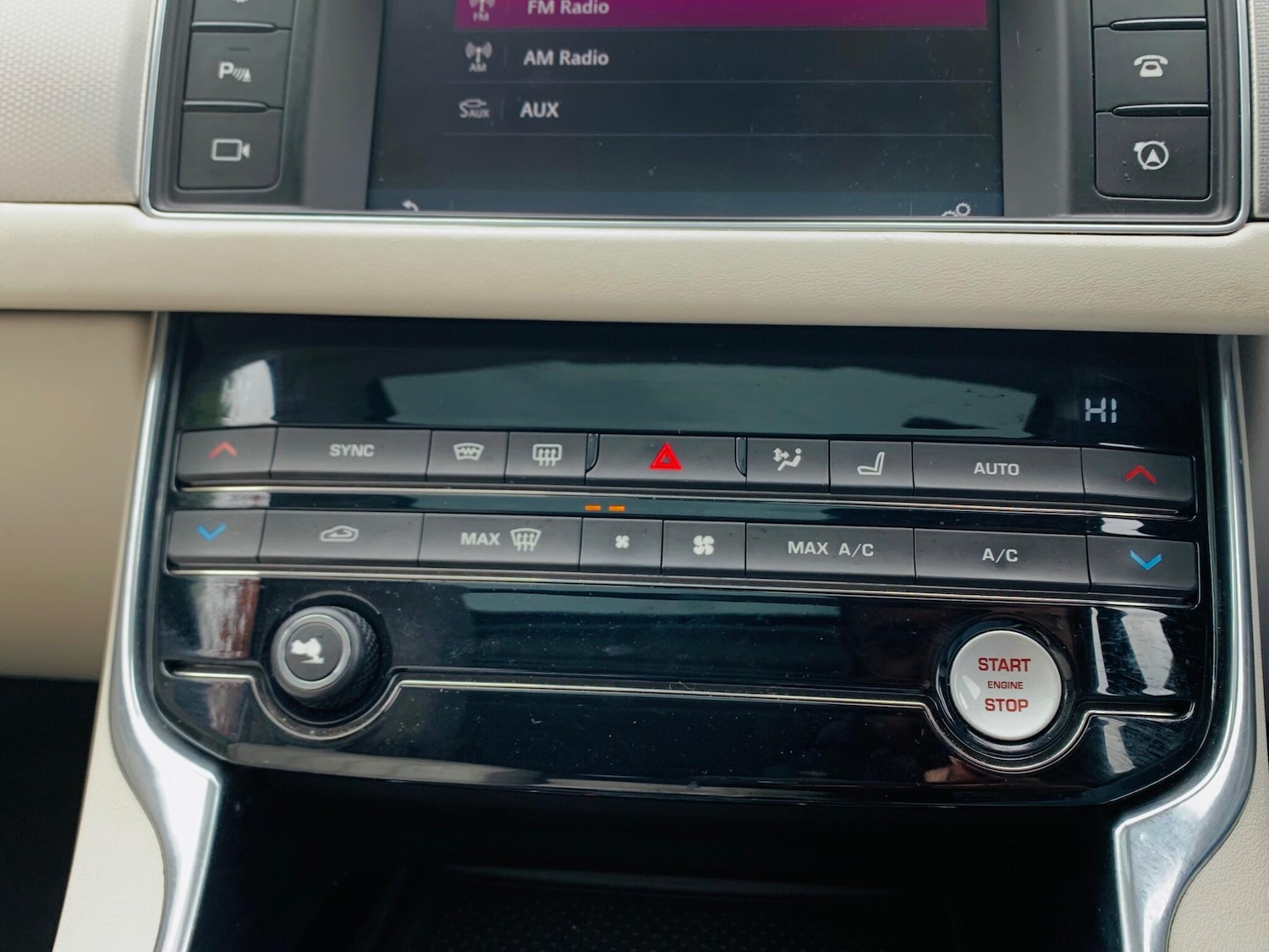 Used Jaguar XF 2015 for sale - 77242774: Photo 30