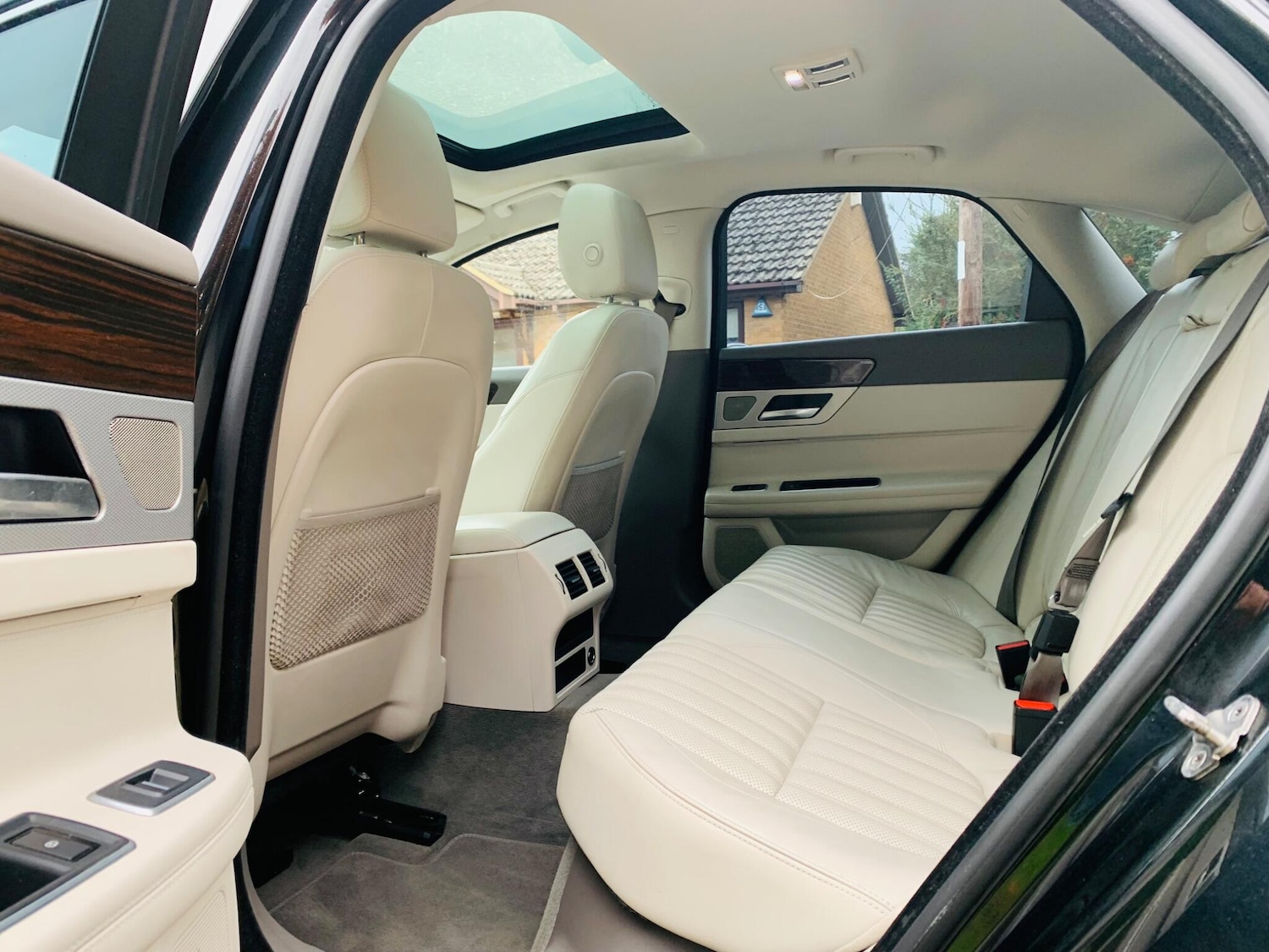 Used Jaguar XF 2015 for sale - 77242774: Photo 42