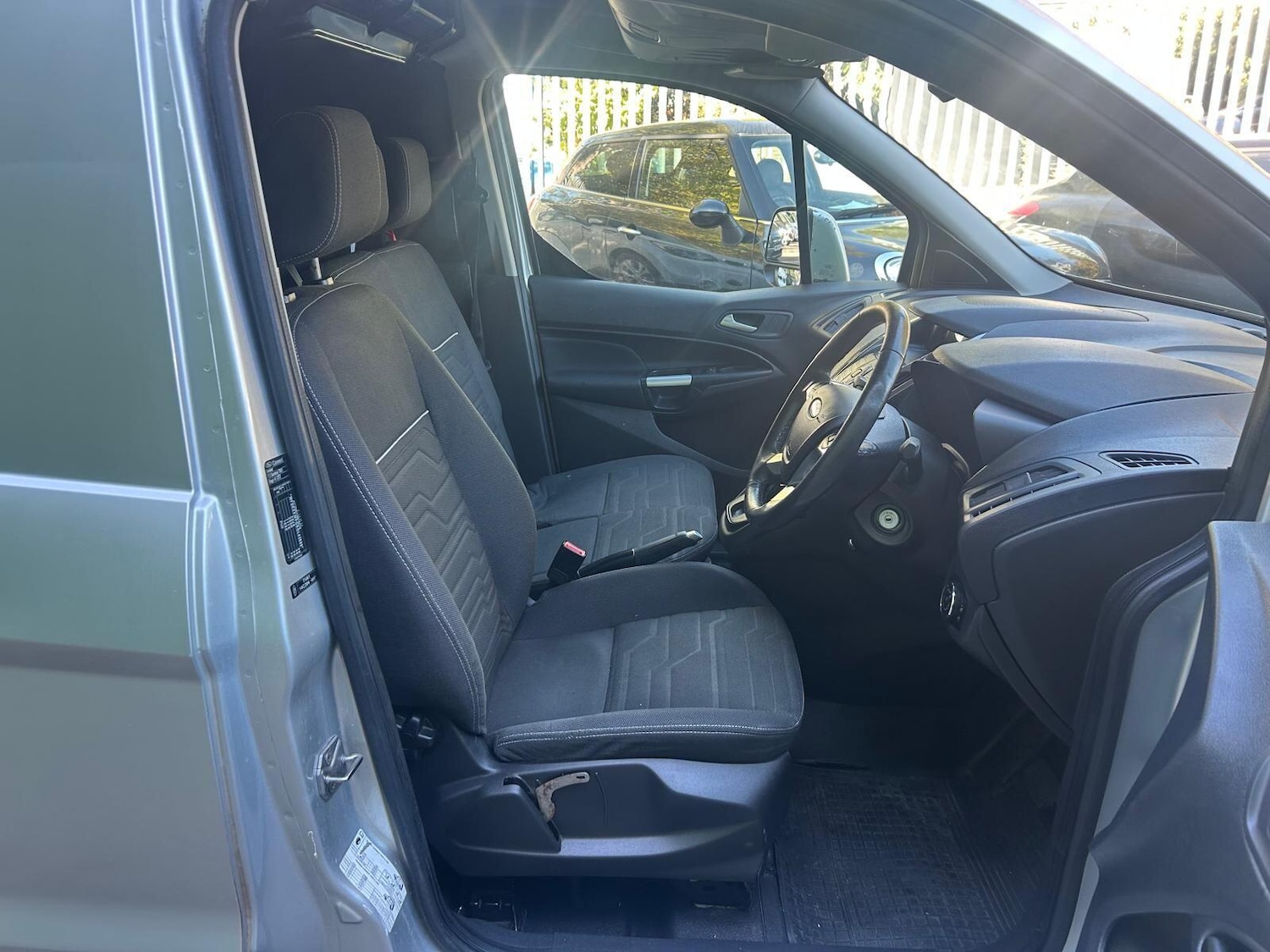 Used Ford Transit Connect 2017 for sale - 77559904: Photo 19