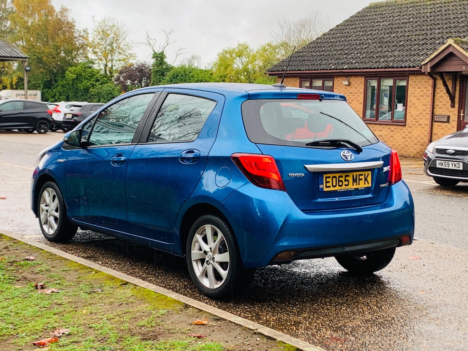 Used Toyota Yaris 2015 for sale - 76336422: Photo 36