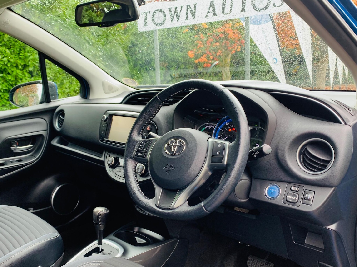 Used Toyota Yaris 2015 for sale - 76336422: Photo 9