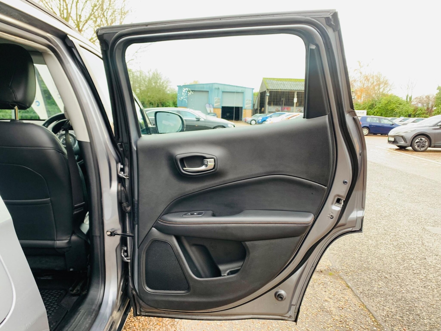 Used Jeep Compass 2018 for sale - 76742445: Photo 41