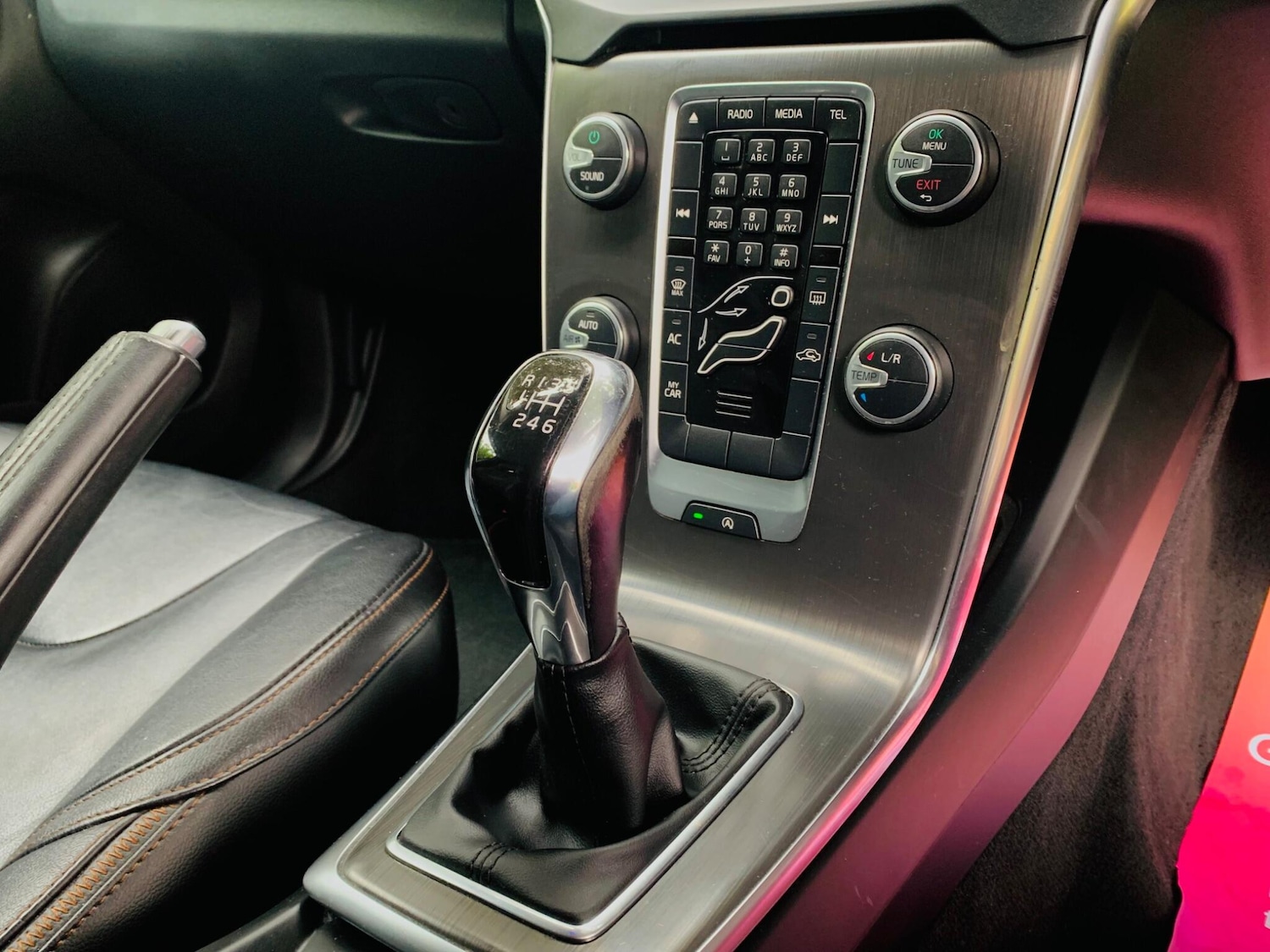 Used Volvo V40 Cross Country 2015 for sale - 75838850: Photo 13