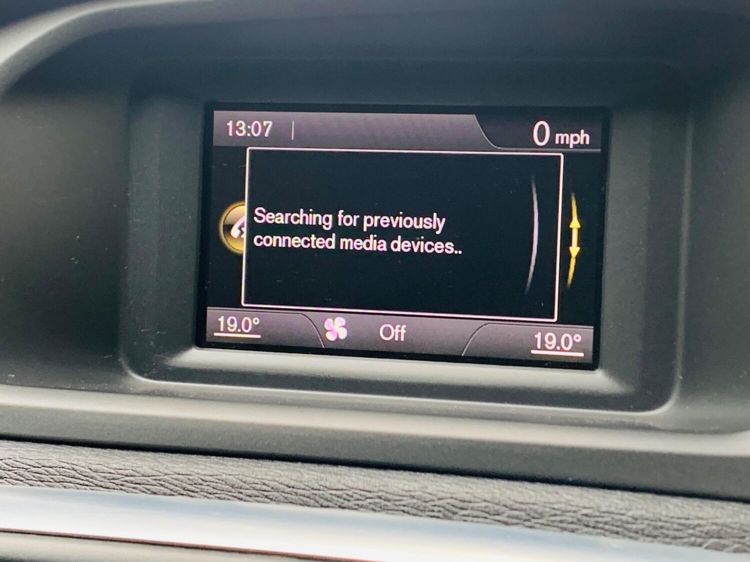 Used Volvo V40 Cross Country 2015 for sale - 75838850: Photo 18