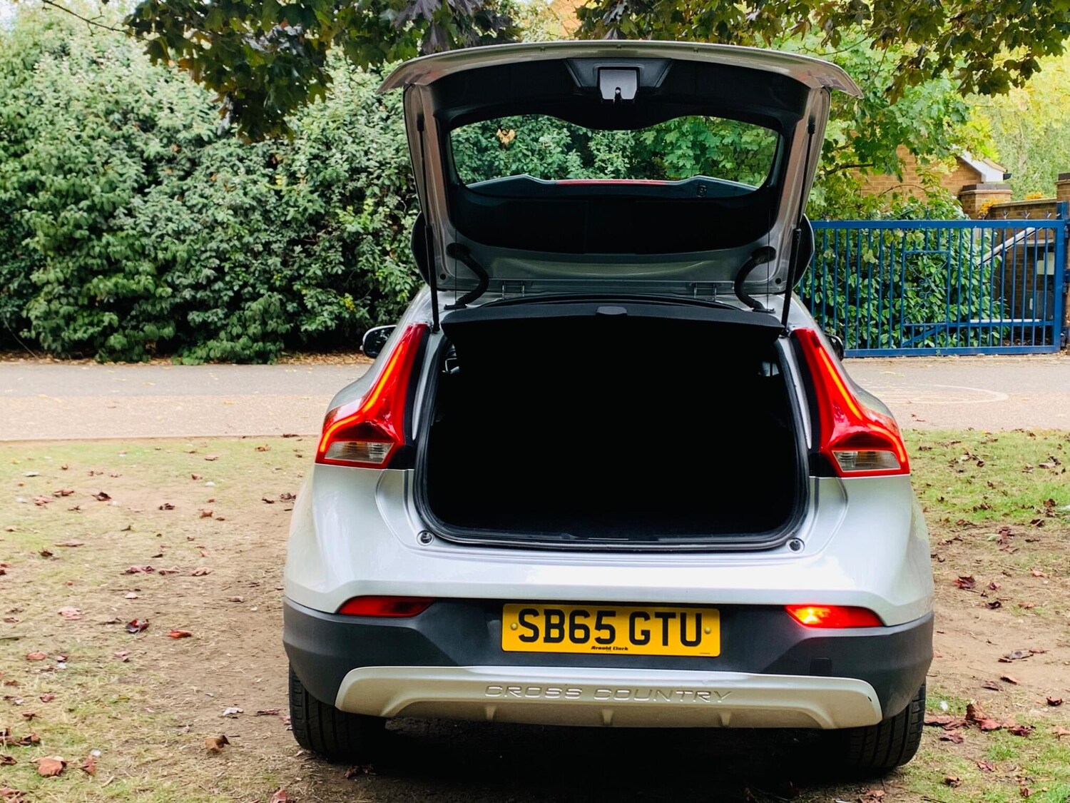 Used Volvo V40 Cross Country 2015 for sale - 75838850: Photo 26