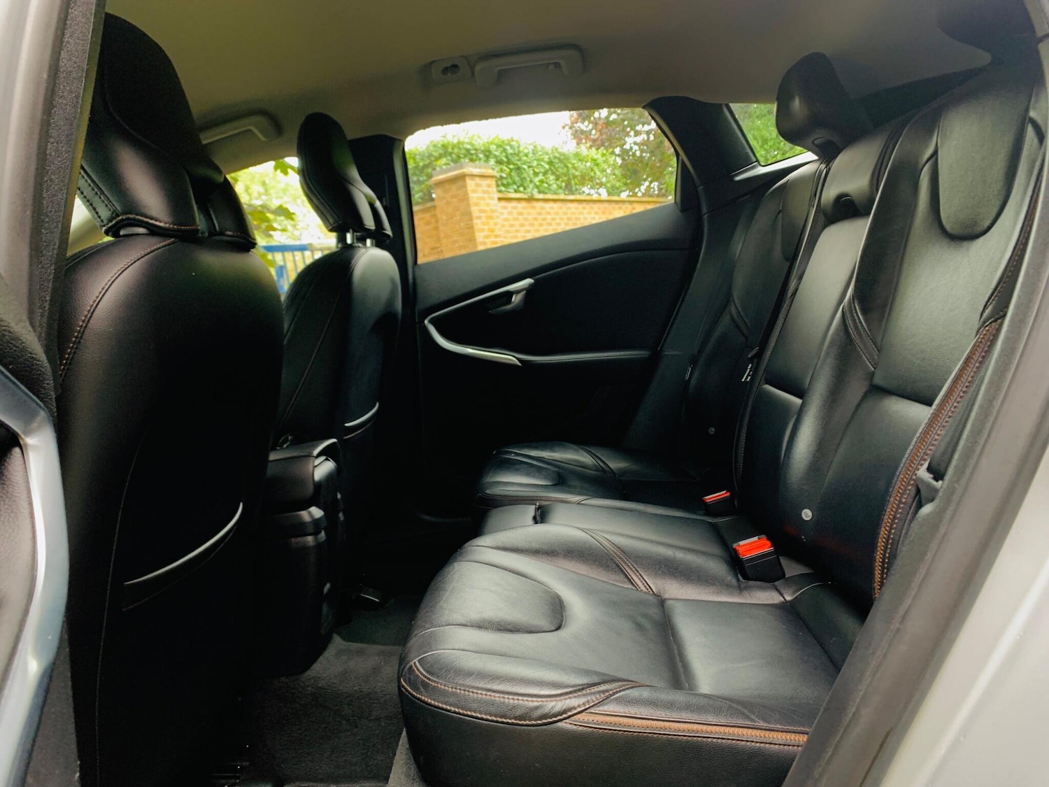 Used Volvo V40 Cross Country 2015 for sale - 75838850: Photo 29