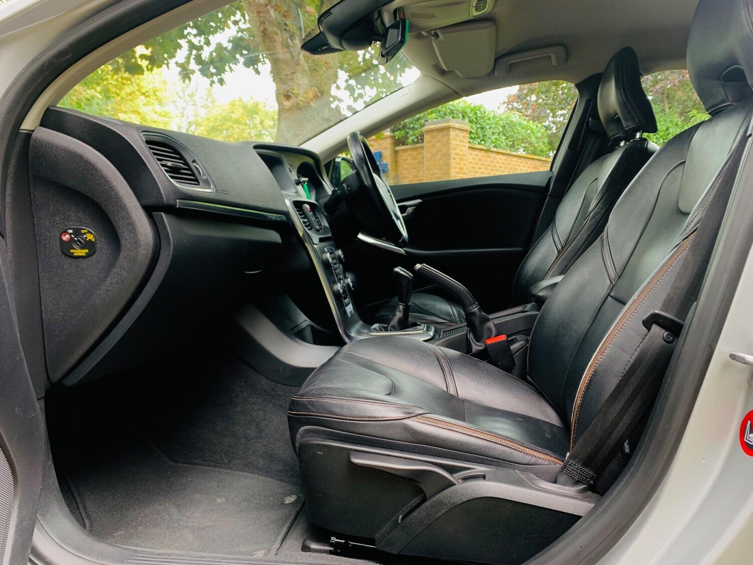 Used Volvo V40 Cross Country 2015 for sale - 75838850: Photo 32