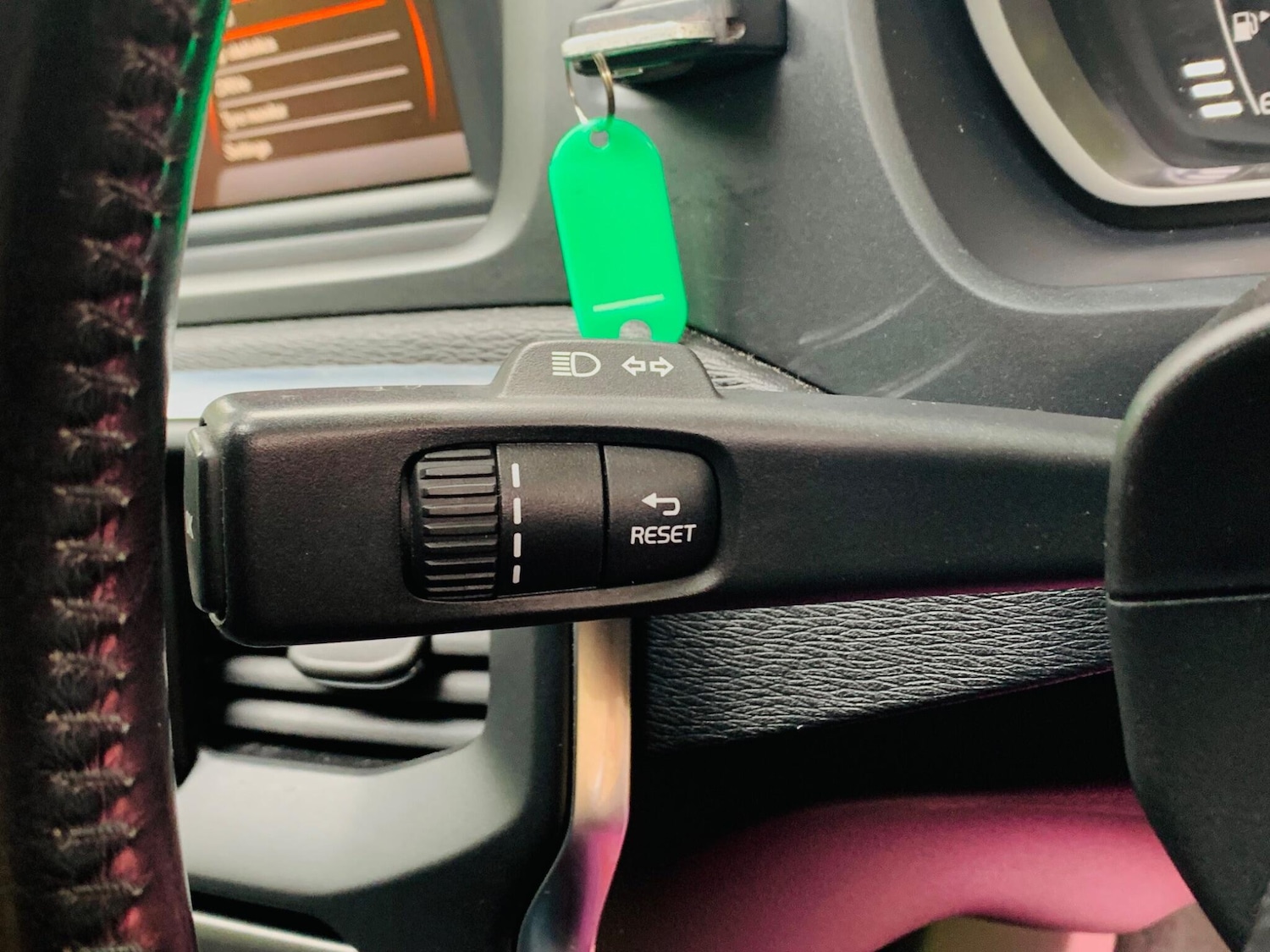 Used Volvo V40 Cross Country 2015 for sale - 75838850: Photo 8