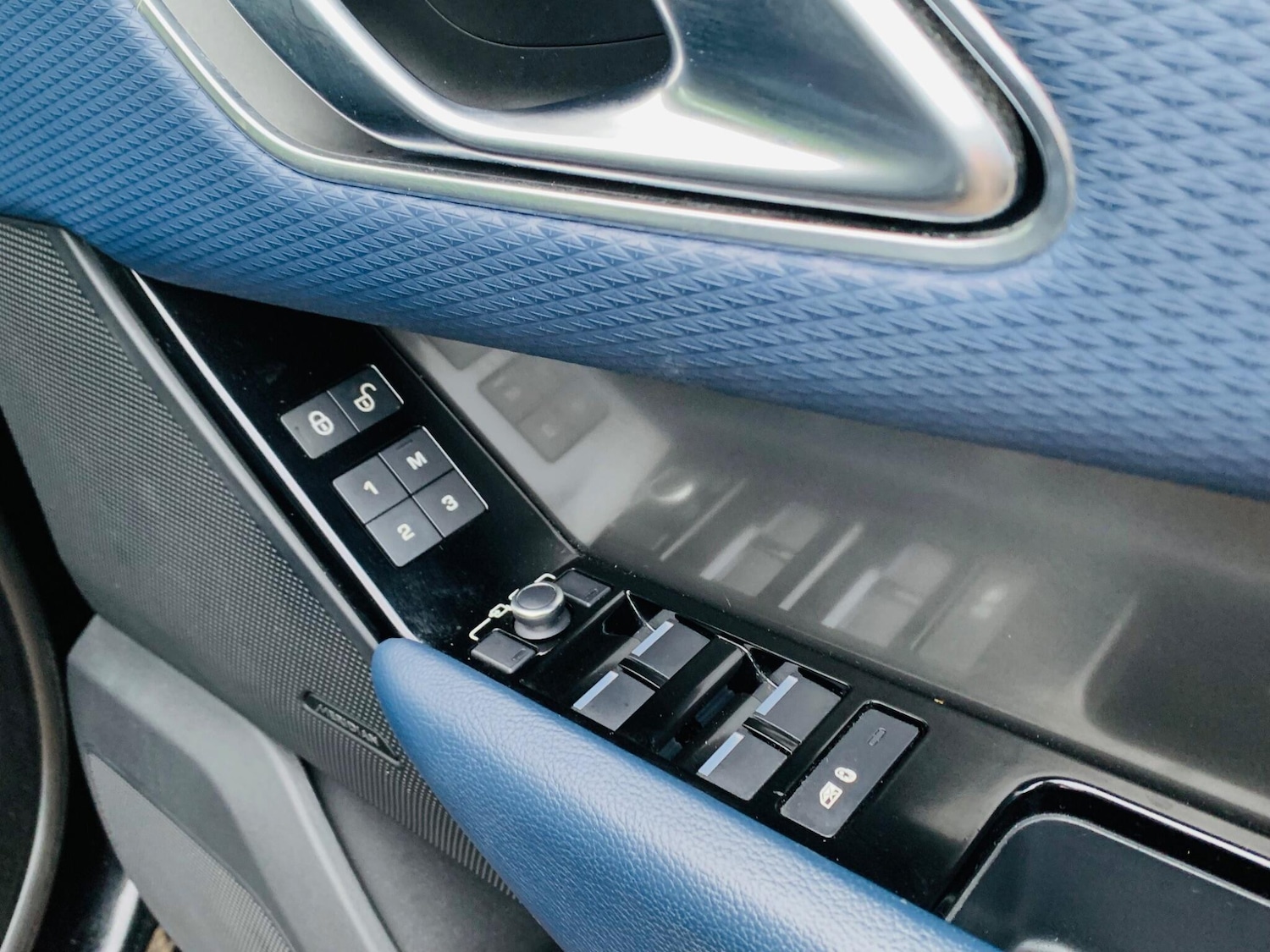 Used Land Rover Range Rover Velar 2018 for sale - 76744829: Photo 23