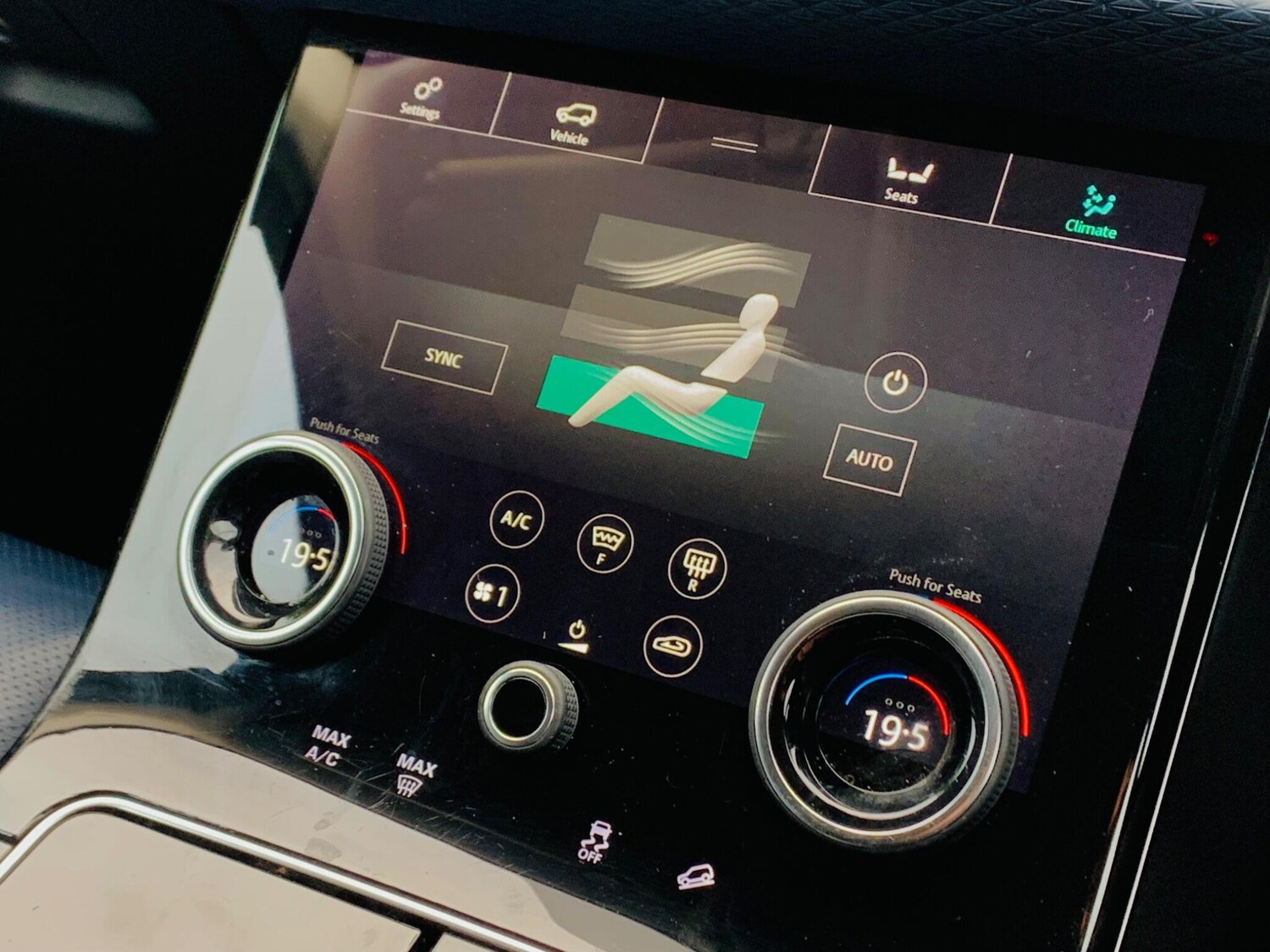 Used Land Rover Range Rover Velar 2018 for sale - 76744829: Photo 40