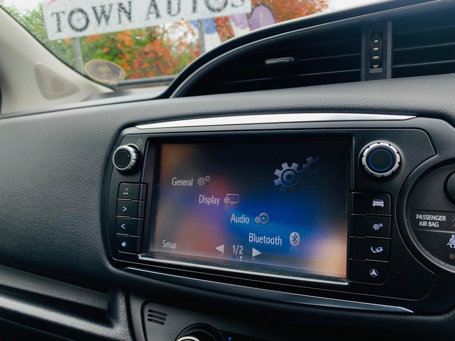 Used Toyota Yaris 2015 for sale - 76995150: Photo 26