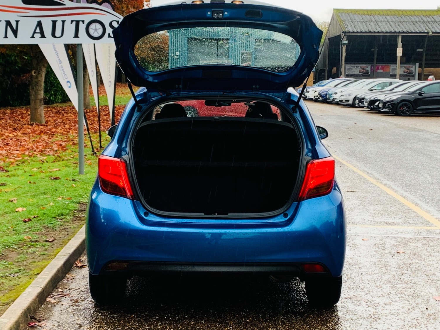 Used Toyota Yaris 2015 for sale - 76995150: Photo 35